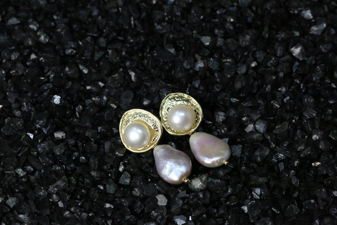 Preorder Patricia FW pearl small earrings