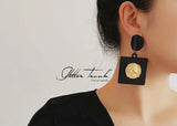 Elizabeth Black and Gold Beauty Earrings