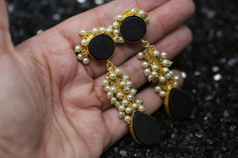 GTLE069-Statement Black Agate and Pearl Earrings